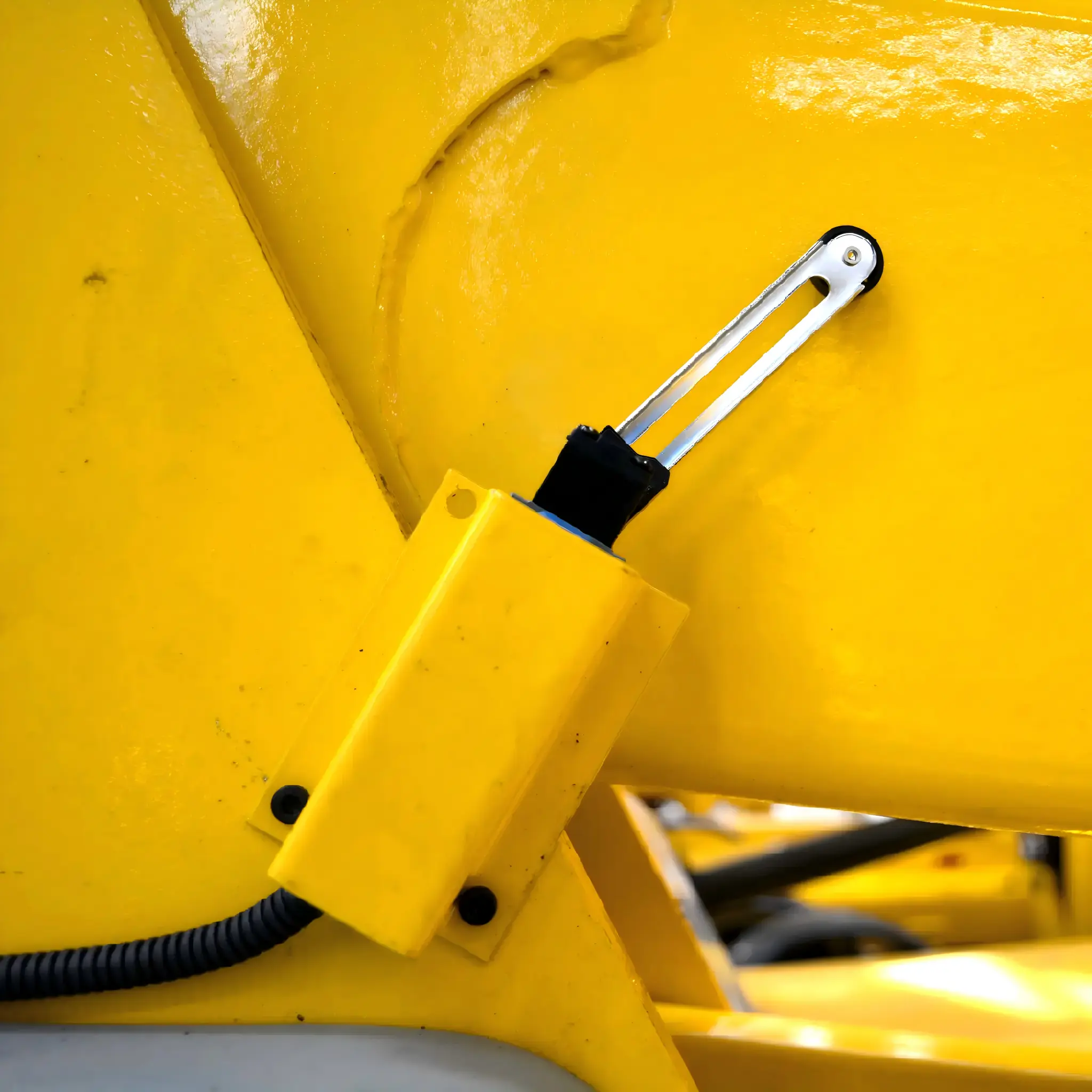 Towable Boom Lifts - Image 6
